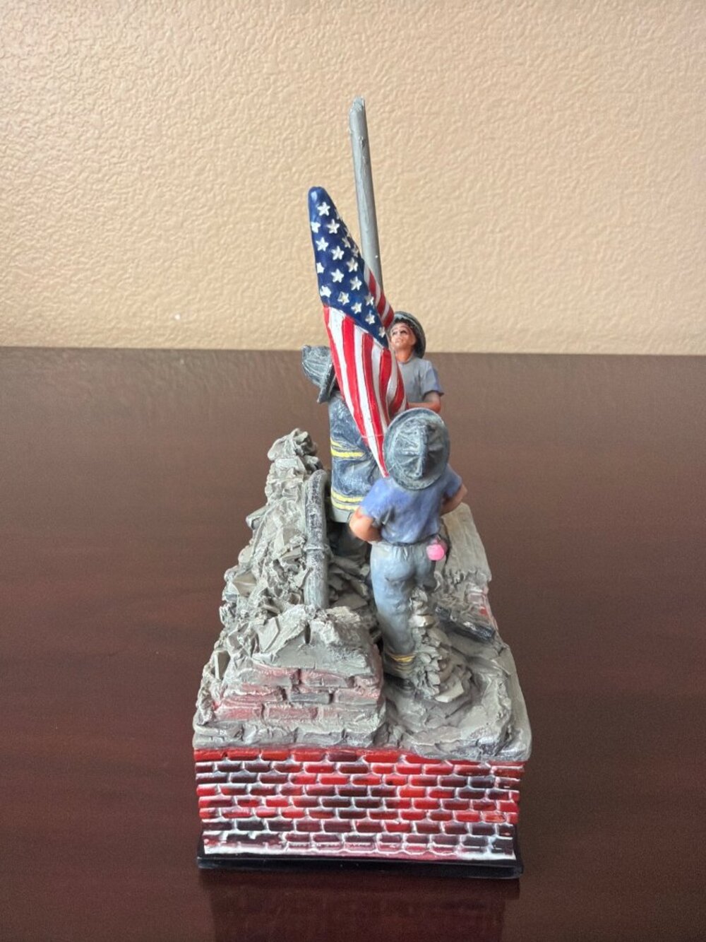 Freedom Fighters 9/11 Firefighter Memorial Clock Figurine w/Box - UnTESTED - Picture 12 of 16
